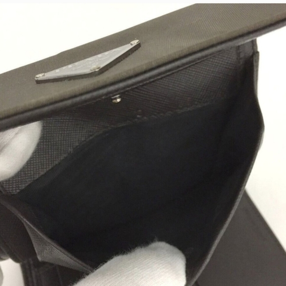 🌟Prada Wallet Logo Plate Nylon Triold - Picture 6 of 8